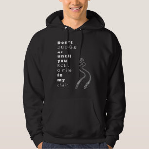Beurteilen Sie mich nicht mit einem Bewusstsein fü Hoodie