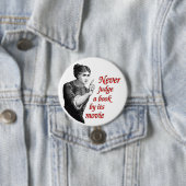 Beurteilen Sie nie ein Buch durch seinen Film Button (Beispiel)