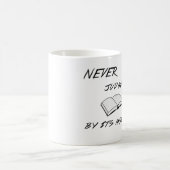 Beurteilen Sie nie eine Buch-Tasse Kaffeetasse (Mittel)