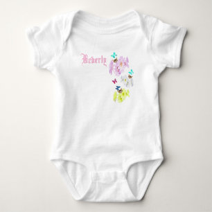 Beverly Name Logo mit Kätzchen und Schmetterlingen Baby Strampler