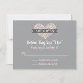 Bevor sie sagen, ich tue Blush Blumenherz Hochzeit RSVP Karte (Vorderseite)