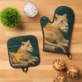 Bewachte Erholung - Löwenparade im Heiligtum Ofenhandschuh & Topflappen-Set (Oben Unten)