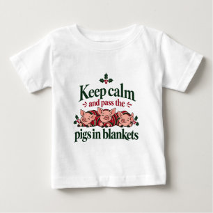 Bewahre Ruhe und gib die Schweinchen in Decken zu Baby T-shirt