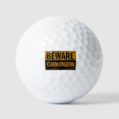 BEWARE CURMUDGEON - Warnschild für rostiges Metall Golfball (Vorderseite)