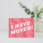 BEWEGUNGSANKÜNDIGUNG Farbige Streifen fett rosa Postkarte (Stehend Vorderseite)