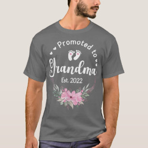 Bewerbung für Oma Est 2022 Blume für Frauen zuerst T-Shirt