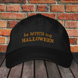 beWITCHing Halloween-bestickter LKW-Hut Bestickte Baseballkappe<br><div class="desc">Bestickte Hats: Fun Fashion-Baseball-Kappe mit dem Text "beWITCHing HALLOWEEN" - humorvolle Party-Hüte,  Trick oder Treat & Hexen verkleiden Party-Hüte,  Nacht out / Uni-Schüler</div>