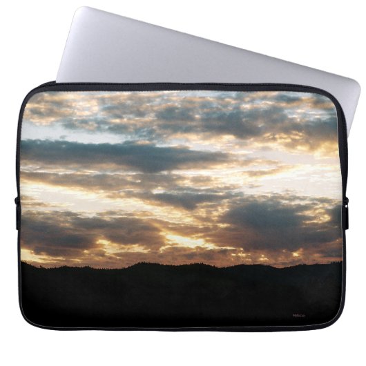 Bewölkt...... Laptopschutzhülle (Vorderseite)