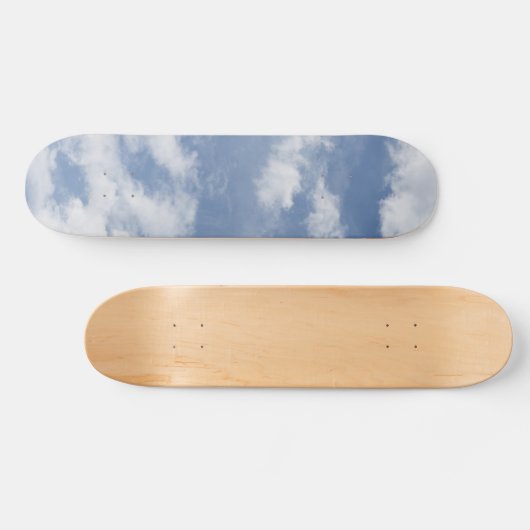 Bewölkt Skateboard (Horizontal)