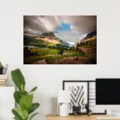 bewölkte Berge | Alpensee Poster (Heimbüro)