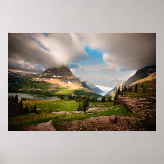 bewölkte Berge | Alpensee Poster (Vorne)