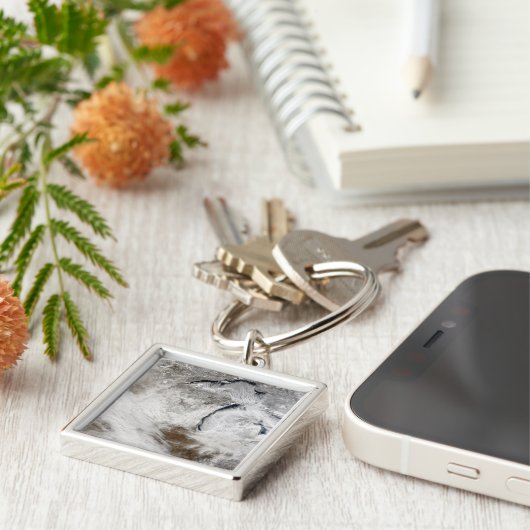 Bewölkte Straßen über den Lake Superior und den La Schlüsselanhänger (Seite)