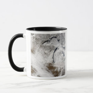 Bewölkte Straßen über den Lake Superior und den La Tasse
