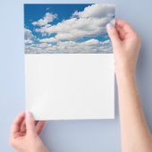 Bewölkter blauer Himmel Flyer (Hand)
