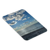 Bewölkter blauer Himmel leerer Strand  Magnet (Rechte Seite)
