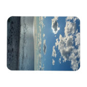 Bewölkter blauer Himmel leerer Strand  Magnet (Horizontal)