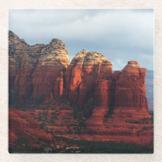 Bewölkter Coffee Pot Rock in Sedona Arizona Glasuntersetzer (Vorderseite)