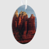 Bewölkter Coffee Pot Rock in Sedona Arizona Ornament (Vorderseite)