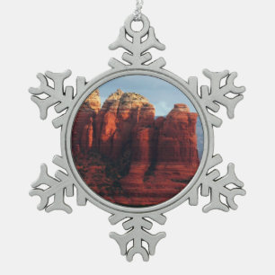 Bewölkter Coffee Pot Rock in Sedona Arizona Schneeflocken Zinn-Ornament
