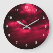 Bewölkter dunkelroter Himmel Große Wanduhr (Vorderseite)