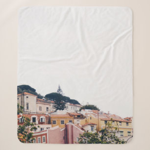 BEWÖLKTER HIMMEL MIT STADT SHERPADECKE