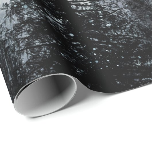 Bewölkter Pinienwald Geschenkpapier (Rolleneckpunkt)