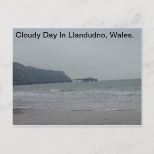 Bewölkter Tag in Llandudno, Wales. Postkarte