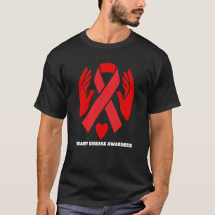Bewusstsein bei Erkrankungen des roten Herzens im T-Shirt