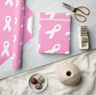 Bewusstseinsband auf Rosa Geschenkpapier