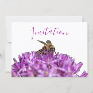 Bezaubernde Einladungskarte mit Blume und Biene Einladung