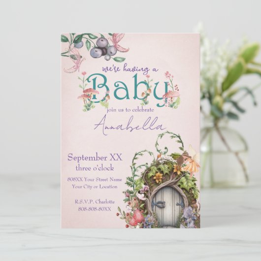 Bezaubernde Forest Fairy Garden Door on Pink Einladung (Stehend Vorderseite)