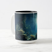 Bezaubernde Moonlit Unterwasser Kelp Forest Art |  Zweifarbige Tasse (Vorderseite Links)
