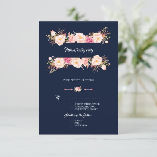 Bezaubernde rosa Blumenrahmen Navy Blue Wedding RSVP Karte (Stehend Vorderseite)