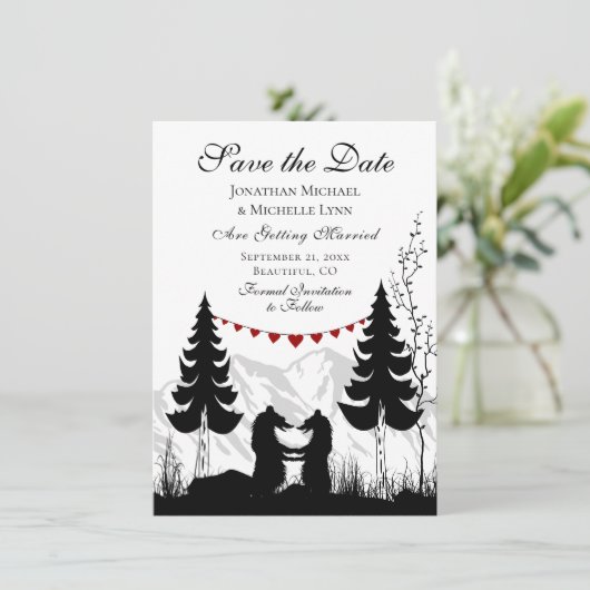 Bezaubernde Silhouette Mountain Bear Couple Weddin Save The Date (Stehend Vorderseite)