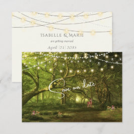 Bezaubernde Waldlichter, die Pilze säumen Fawn Save The Date