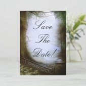 Bezaubernde Waldszene Save the Date Hochzeit Einladung (Stehend Vorderseite)