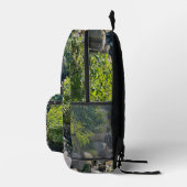 Bezaubernde Wasserfall Friedliche grüne Harmonie Bedruckter Rucksack (Rechts)