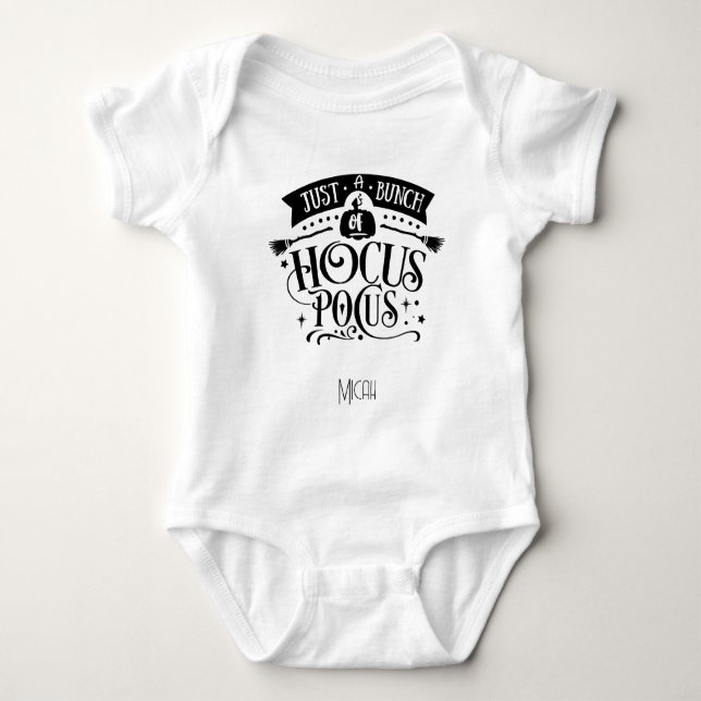 Bezauberndes "Just a Bunch Hocus Pocus" Name Baby Strampler (Vorderseite)