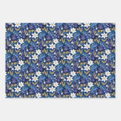 Bezauberndes Royal Blue Early Spring Blumenmuster Geschenkpapier Set (Vorderseite)