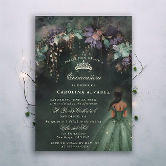 Bezauberndes Waldland Arch Green Quinceanera Einladung