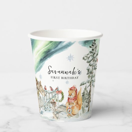 Bezauberndes Winterwald zum Geburtstag Pappbecher (Vorderseite)