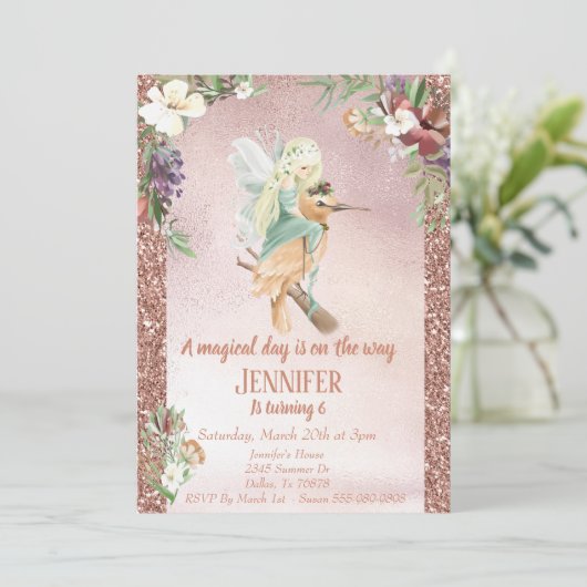 Bezauberte Fee auf der Vogelwelt Rose Gold Wunders Einladung (Stehend Vorderseite)