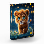 Bezauberter, blau-mit Augen Löwenwürfel in glühend Fotoblock (Links)