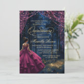 Bezauberter Burgund Quinceañera Einladung (Stehend Vorderseite)