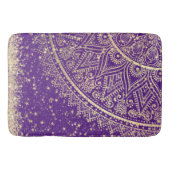 Bezauberung Mandalas mit Gold Stars auf Lila Badematte (Vorderseite)