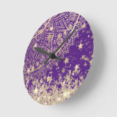 Bezauberung Mandalas mit Gold Stars auf Lila Runde Wanduhr (Winkel)