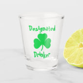 Bezeichneter Drinker St Patrick's Day Schnapsglas (Vorderseite)
