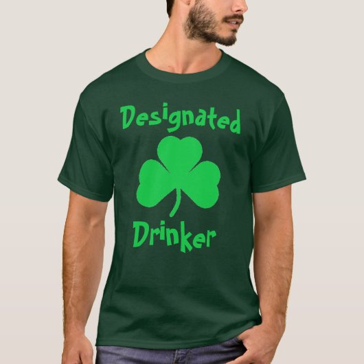 Bezeichneter Drinker St Patrick's Day T-Shirt (Vorderseite)