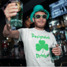 Bezeichneter Drinker St Patrick's Day T-Shirt