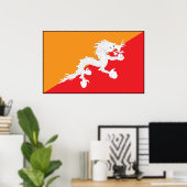 Bhutan Flag Design mit weißem Drachen Poster (Heimbüro)